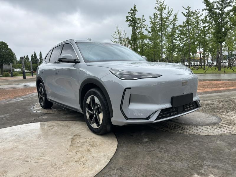 Geely Galaxy E5, 2024 — фото 3 из 9
