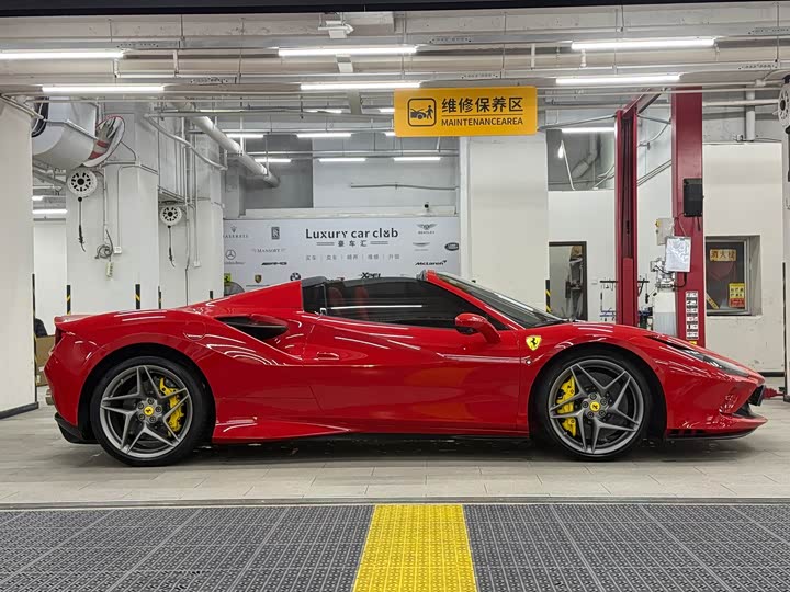 Ferrari F8, 2022 — фото 4 из 9