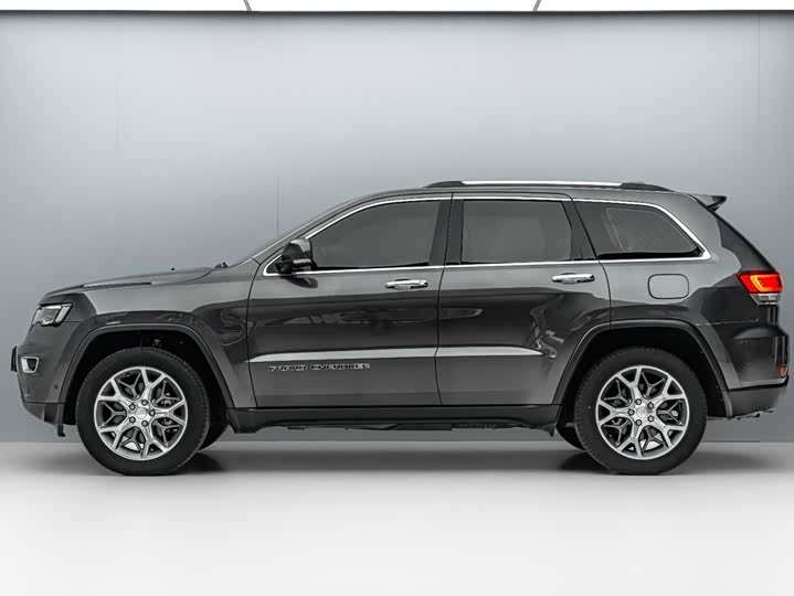 Jeep Grand Cherokee, 2023 — фото 4 из 9