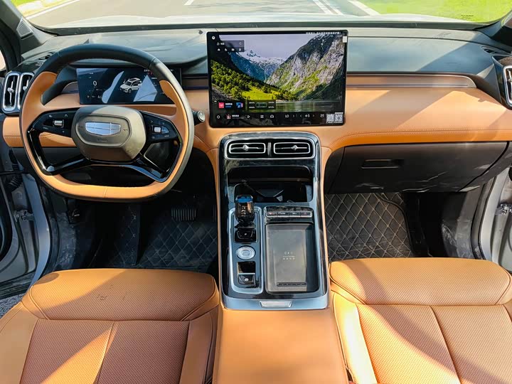 Geely Atlas L, 2025 — фото 6 из 9