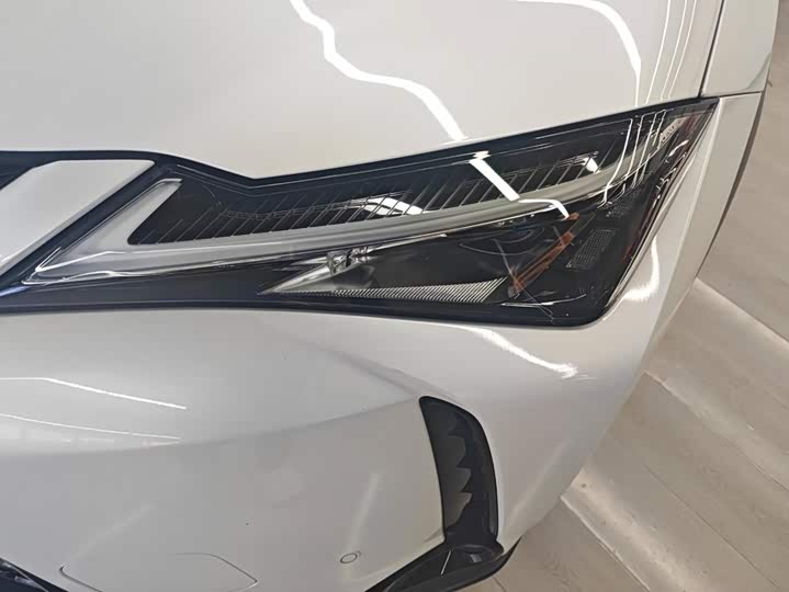 Lexus UX Hybrid, 2022 — фото 5 из 9