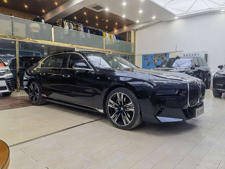 BMW 7 Series, 2025 — фото 3 из 9