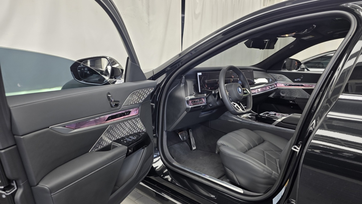 BMW 7 Series, 2025 — фото 9 из 12