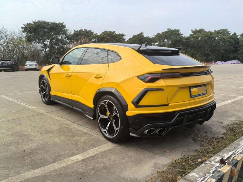 Lamborghini Urus, 2022 — фото 4 из 9