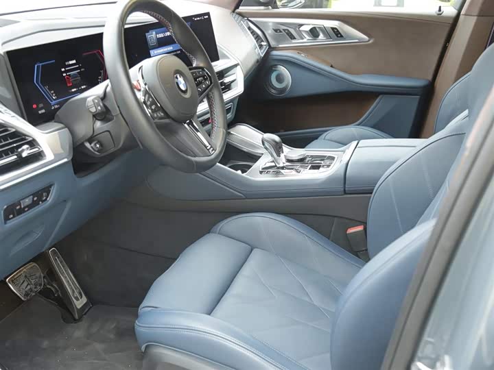 BMW XM, 2023 — фото 8 из 9