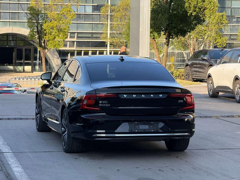 Volvo S90, 2023 — фото 3 из 12