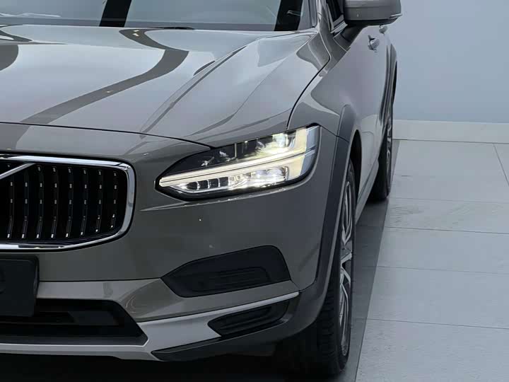 Volvo V90, 2022 — фото 2 из 9