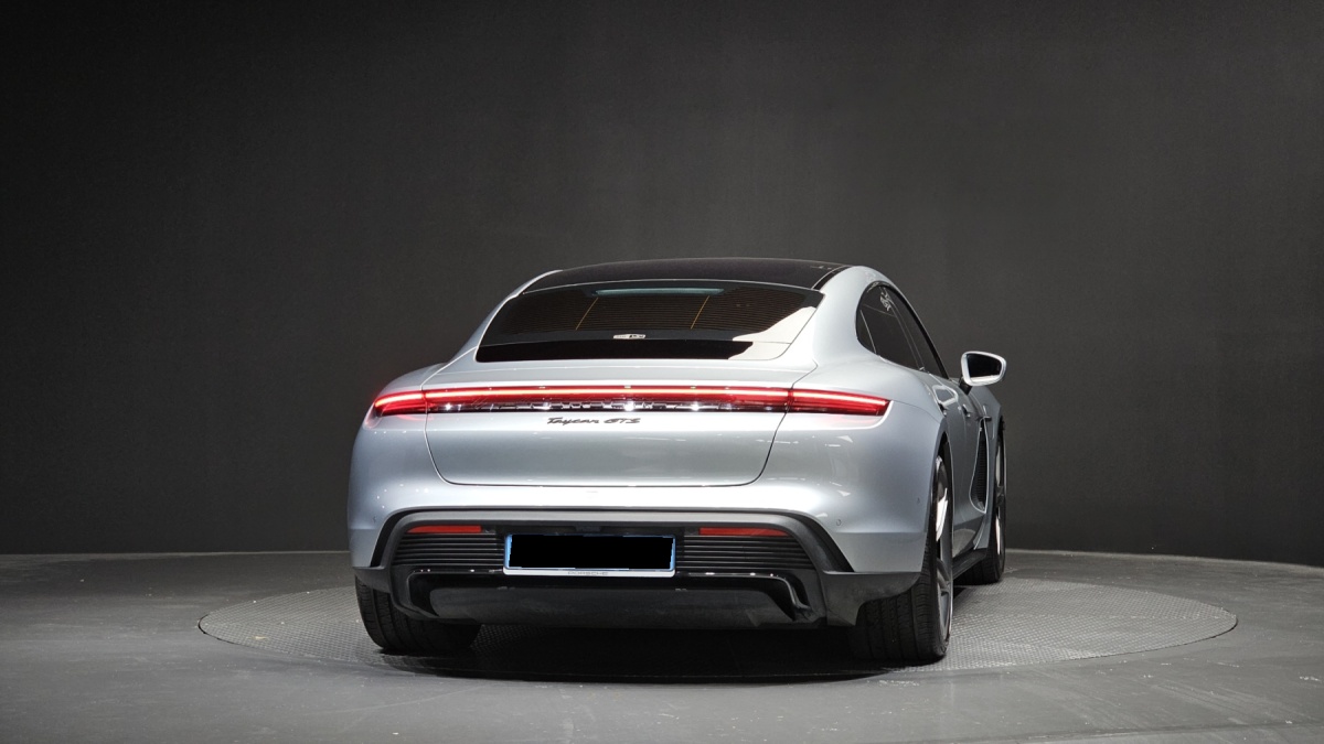 Porsche Taycan, 2025 — фото 4 из 12