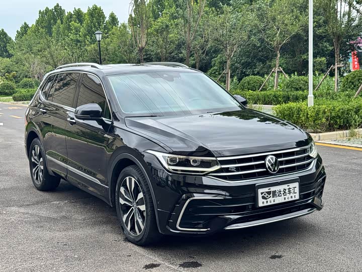 Volkswagen Tiguan L Pro, 2023 — фото 3 из 9