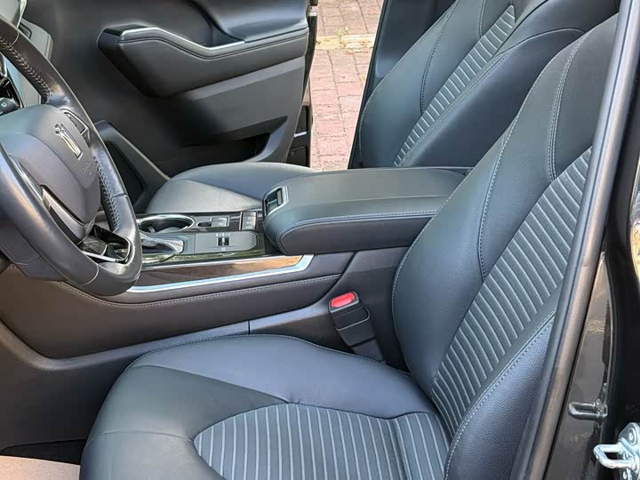 Toyota Crown Kluger, 2022 — фото 5 из 9