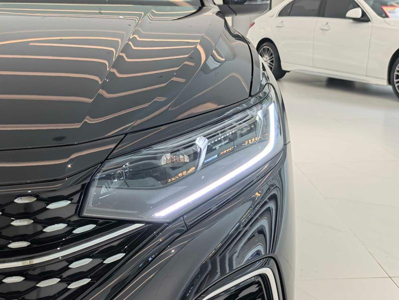 Volkswagen Passat, 2025 — фото 8 из 12