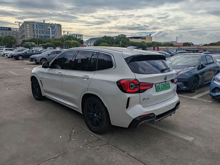 BMW iX3, 2023 — фото 9 из 9