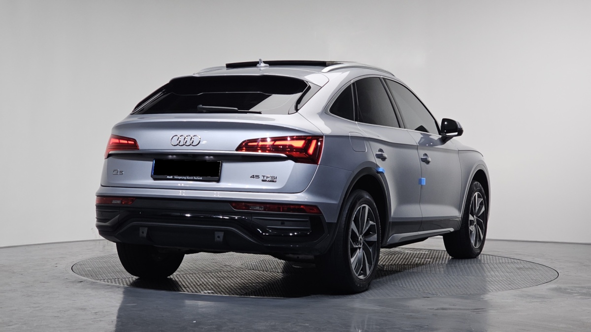 Audi Q5, 2022 — фото 2 из 12
