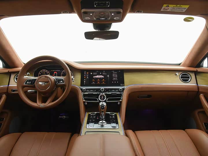 Bentley Flying Spur, 2024 — фото 6 из 9