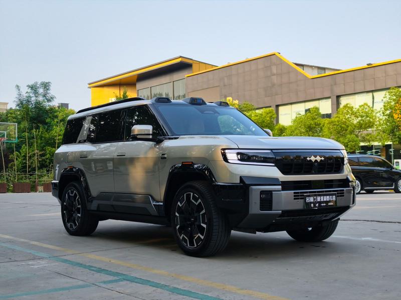 BYD FangChengBao Leopard 8, 2025 — фото 3 из 10