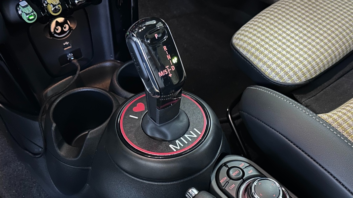 Mini Cooper Convertible, 2024 — фото 8 из 12