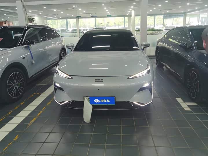 Geely Galaxy E8, 2024 — фото 2 из 9