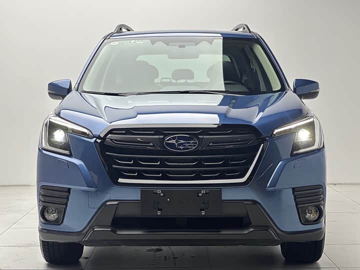 Subaru Forester, 2022 — фото 2 из 9