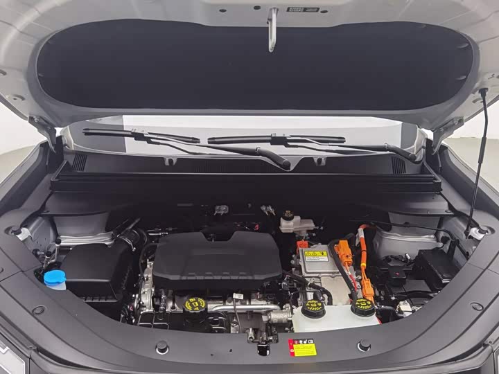 Wuling Starlight 560 Hybrid/EV, 2025 — фото 6 из 9