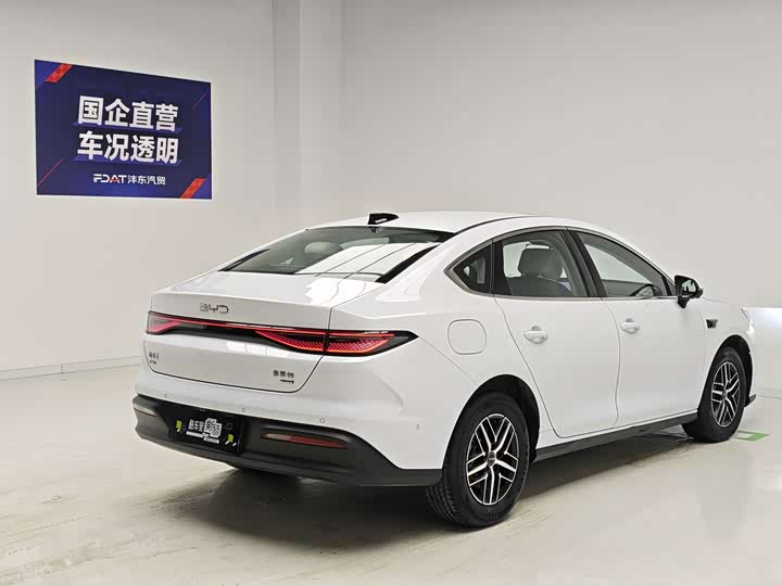 BYD Seal 05 DM-i Hybrid, 2024 — фото 4 из 9