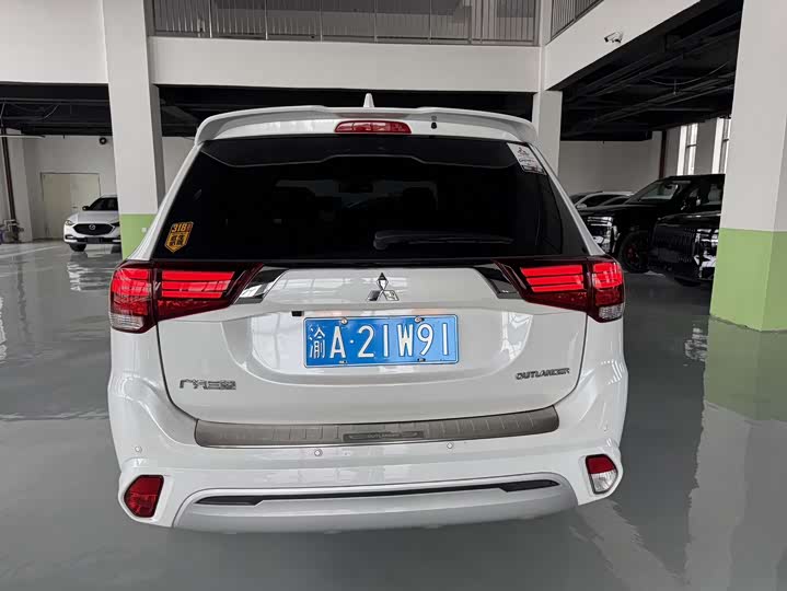 Mitsubishi Outlander, 2021 — фото 6 из 9