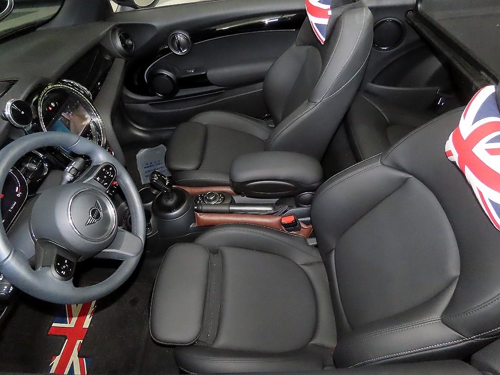 Mini Cooper Convertible, 2024 — фото 10 из 12