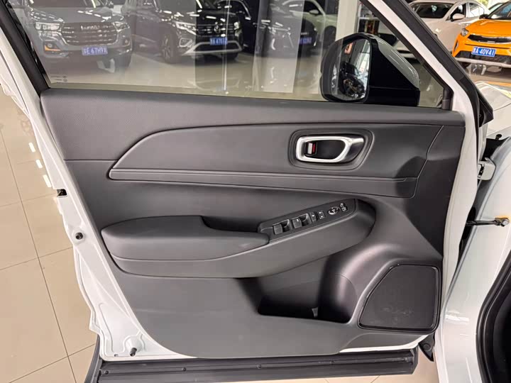 Honda Vezel, 2023 — фото 8 из 9