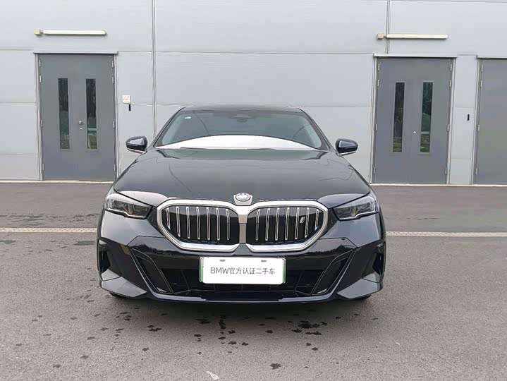BMW i5, 2025 — фото 2 из 9