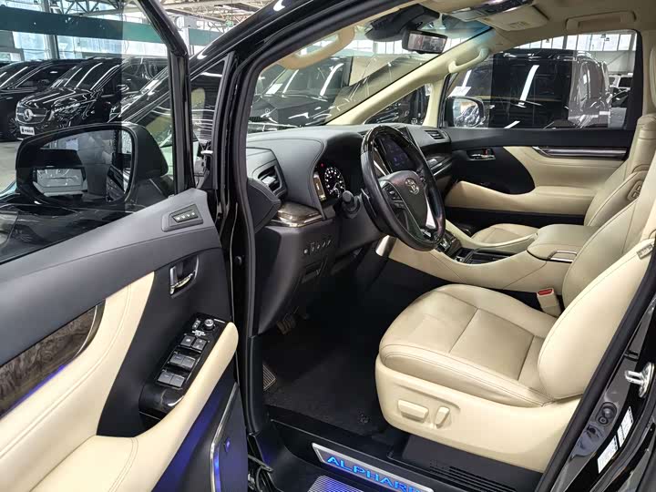 Toyota Alphard, 2022 — фото 3 из 9