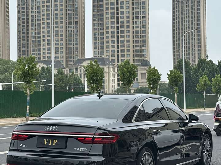 Audi A8, 2023 — фото 5 из 9