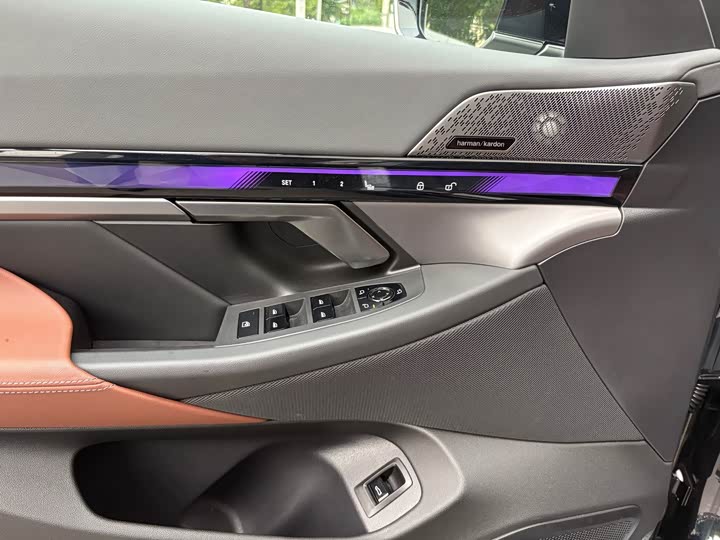 BMW i5, 2025 — фото 5 из 9