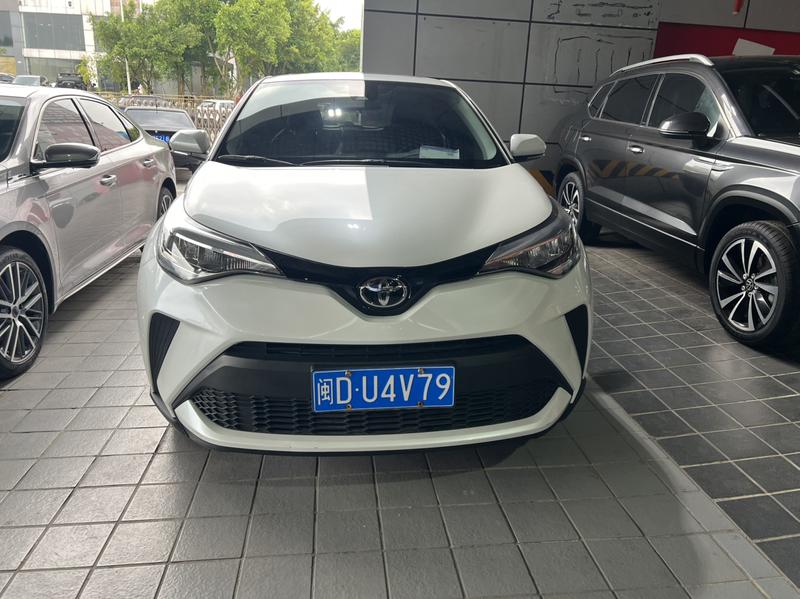 Toyota C-HR, 2022 — фото 2 из 10