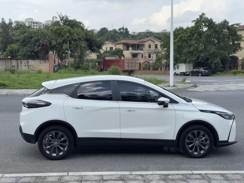 Geely Geometry M6, 2023 — фото 8 из 12