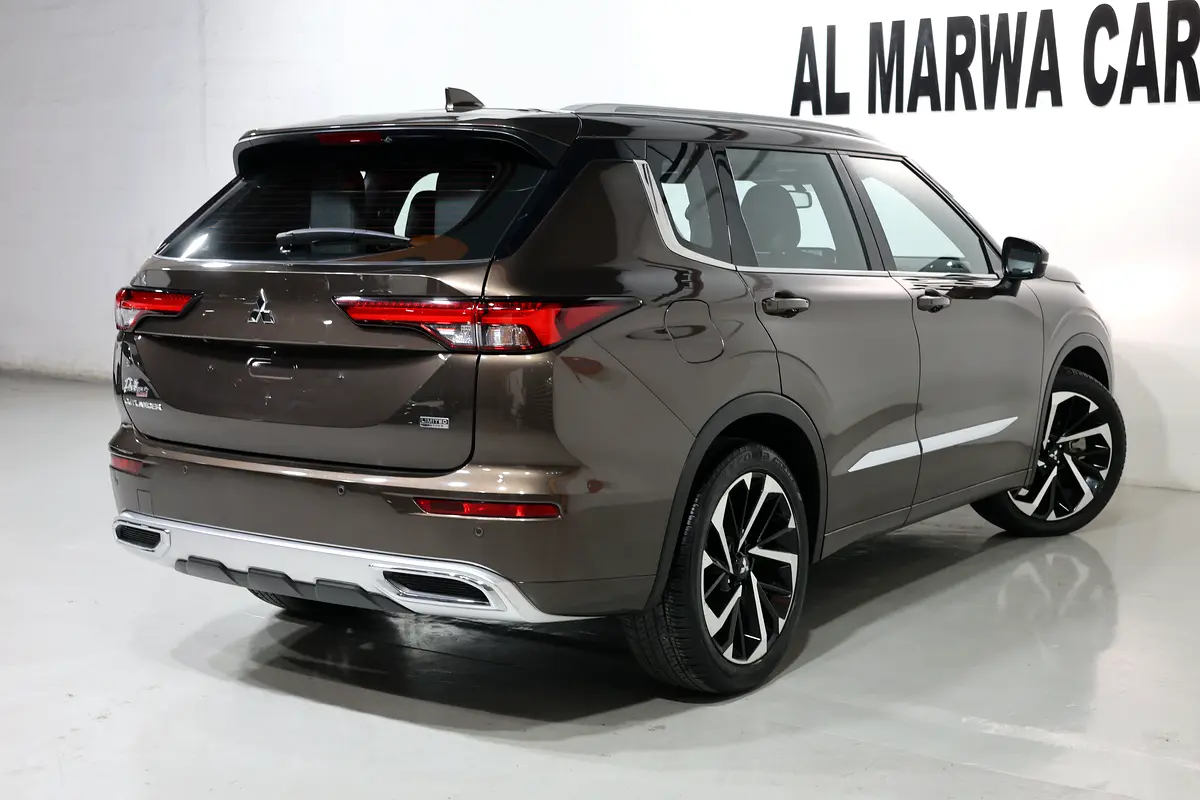 Mitsubishi Outlander, 2024 — фото 4 из 10