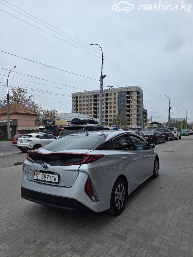 Toyota Prius, 2021 — фото 11 из 12