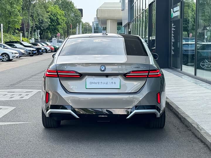 BMW i5, 2024 — фото 6 из 9