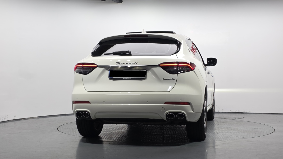 Maserati Levante, 2022 — фото 4 из 12