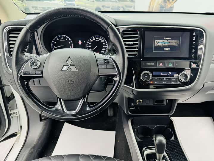 Mitsubishi Outlander, 2021 — фото 8 из 9