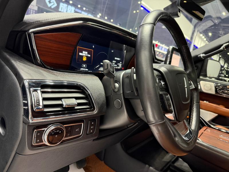 Lincoln Navigator, 2021 — фото 10 из 12