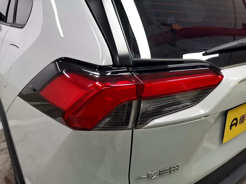 Toyota RAV4, 2022 — фото 10 из 12