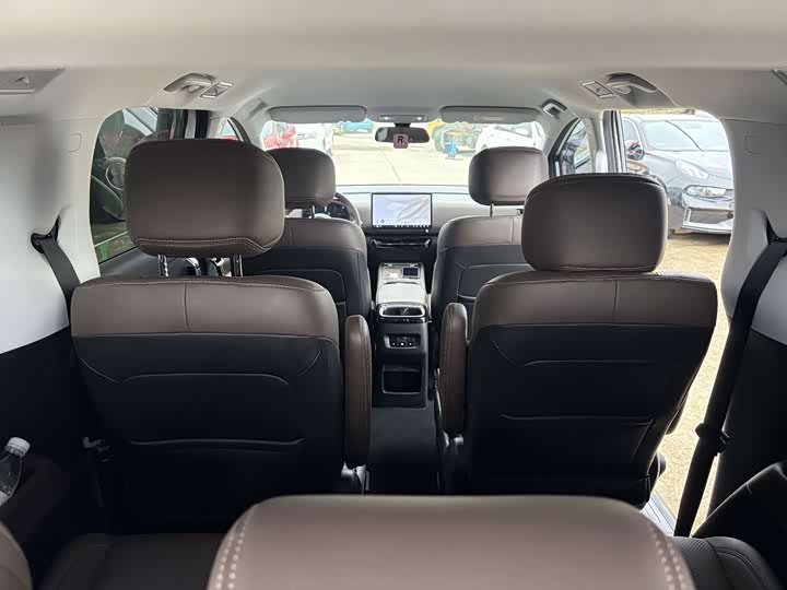 Wuling Starlight 730 Hybrid/EV, 2025 — фото 6 из 9