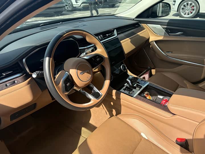 Jaguar XF L, 2025 — фото 7 из 9