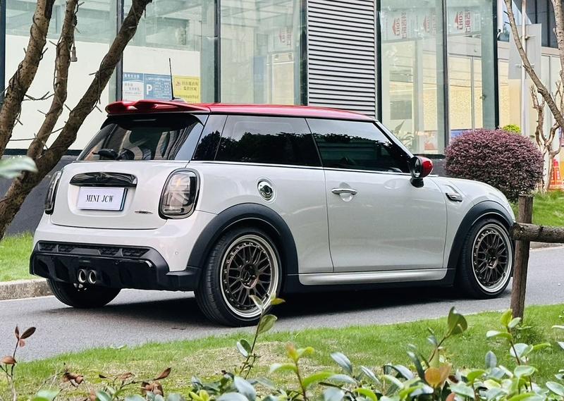 Mini Mini JCW, 2022 — фото 6 из 12
