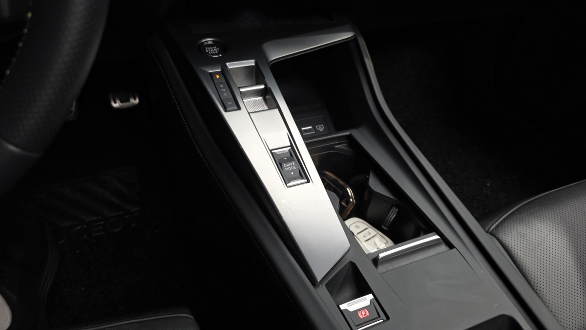 Peugeot 408, 2023 — фото 9 из 12