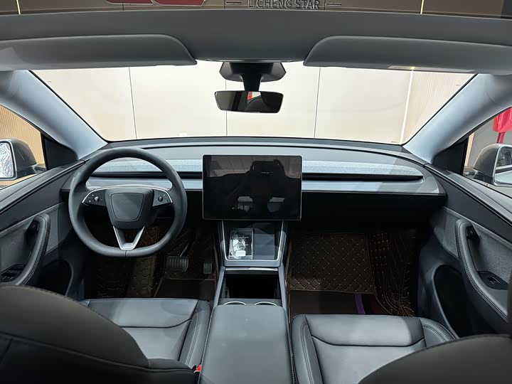 Tesla Model Y, 2025 — фото 7 из 9