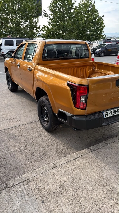 Toyota Hilux, 2026 — фото 3 из 8