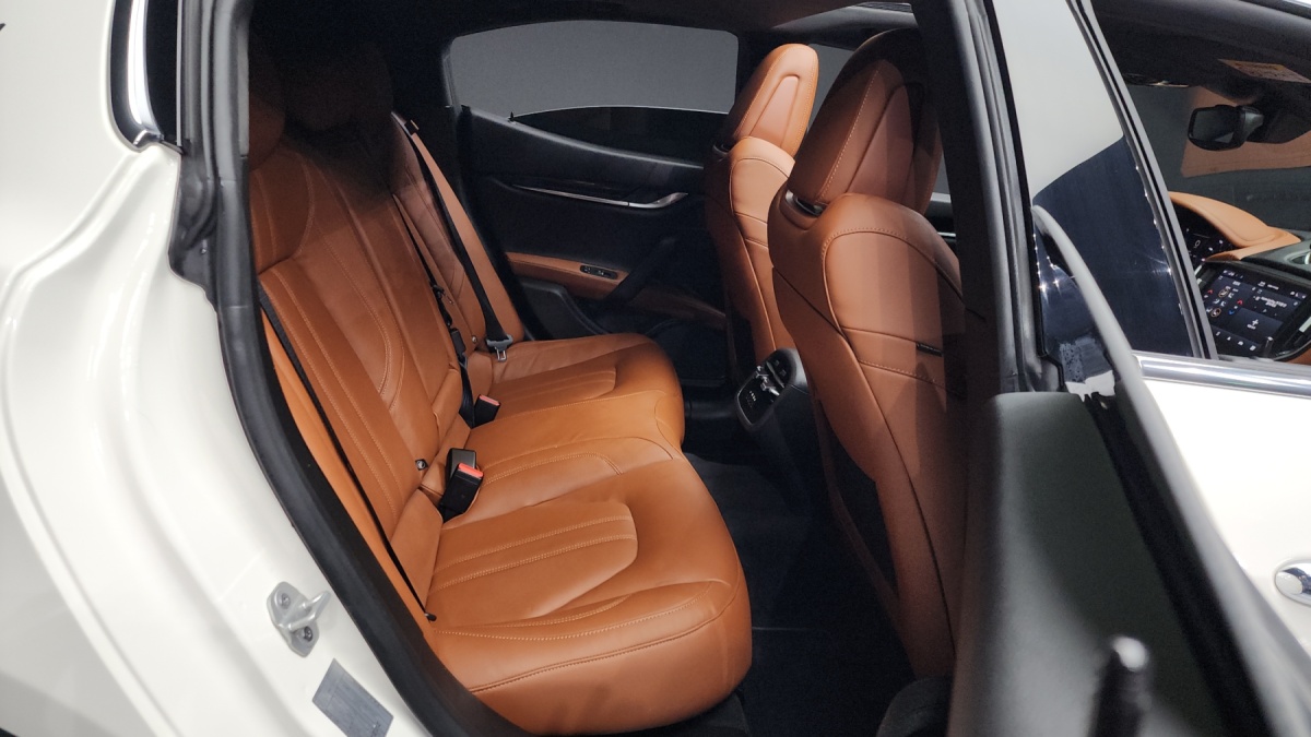 Maserati Ghibli, 2022 — фото 11 из 12