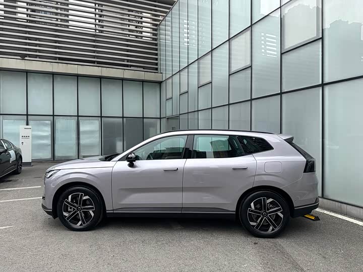 Volvo XC70 Hybrid, 2025 — фото 5 из 9
