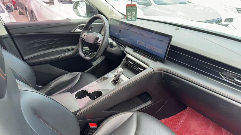 Roewe RX5, 2022 — фото 6 из 9