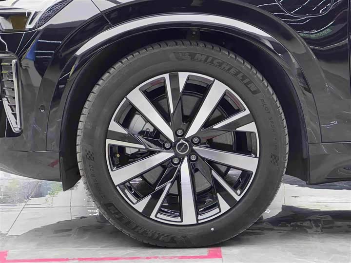 Volvo XC90 Hybrid, 2024 — фото 4 из 9